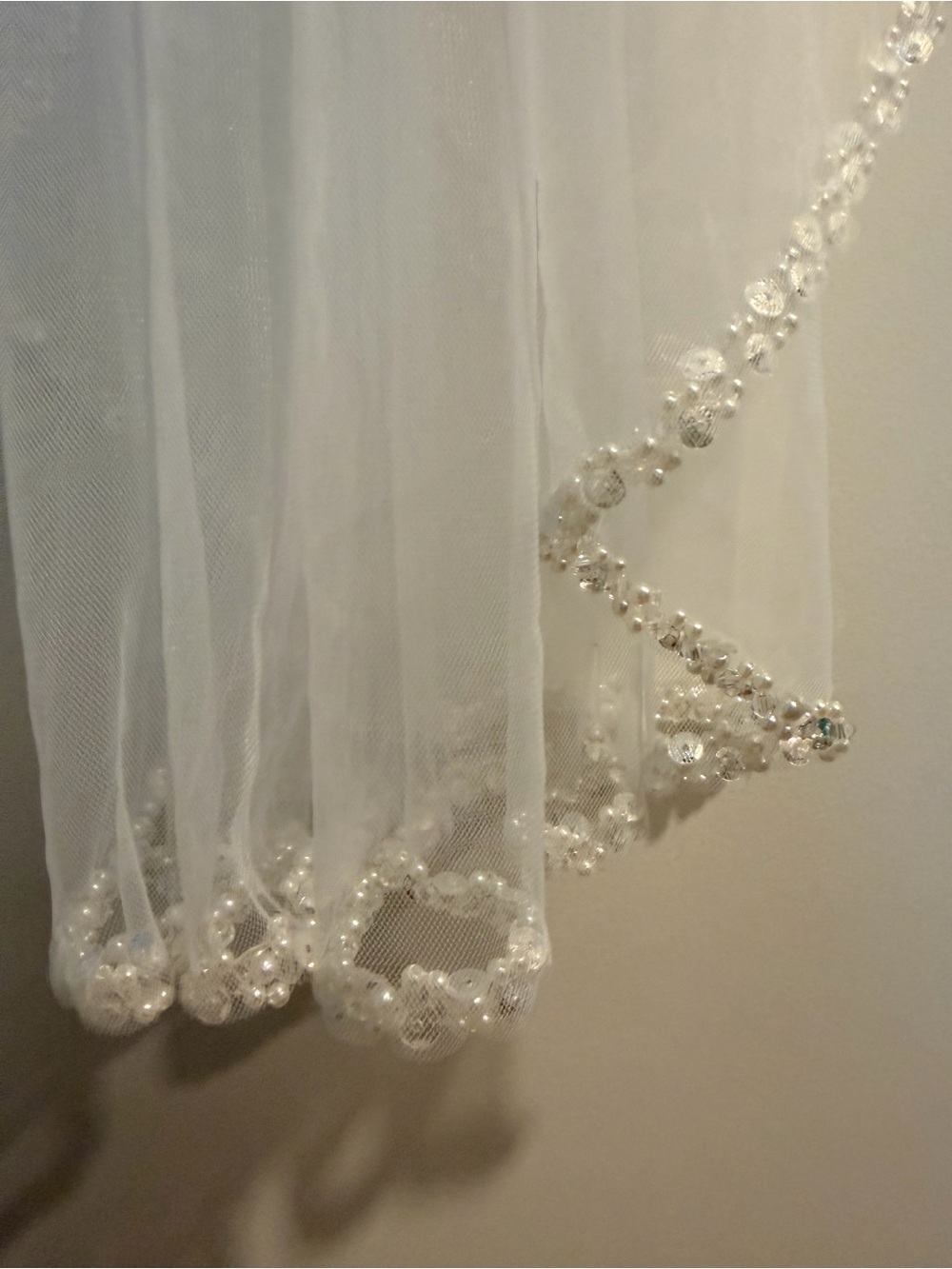 Classic White Bridal Veil with Beaded Edge - Picture 4 of 5